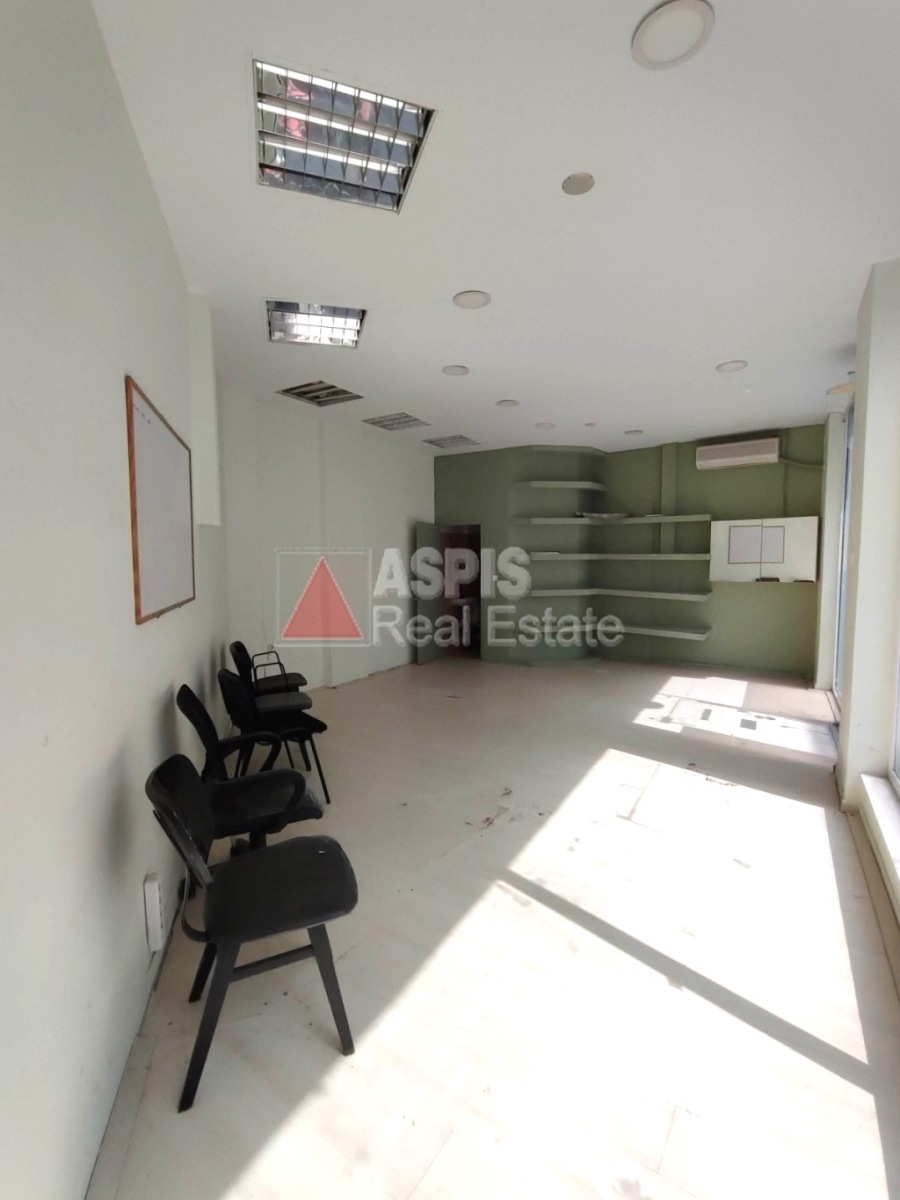 (For Rent) Commercial Retail Shop || Lesvos/Mytilini - 35 Sq.m, 400€ 